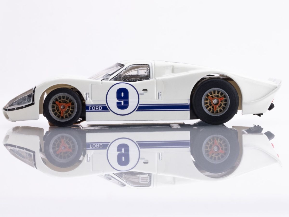 GT-40 Mark IV #9 White