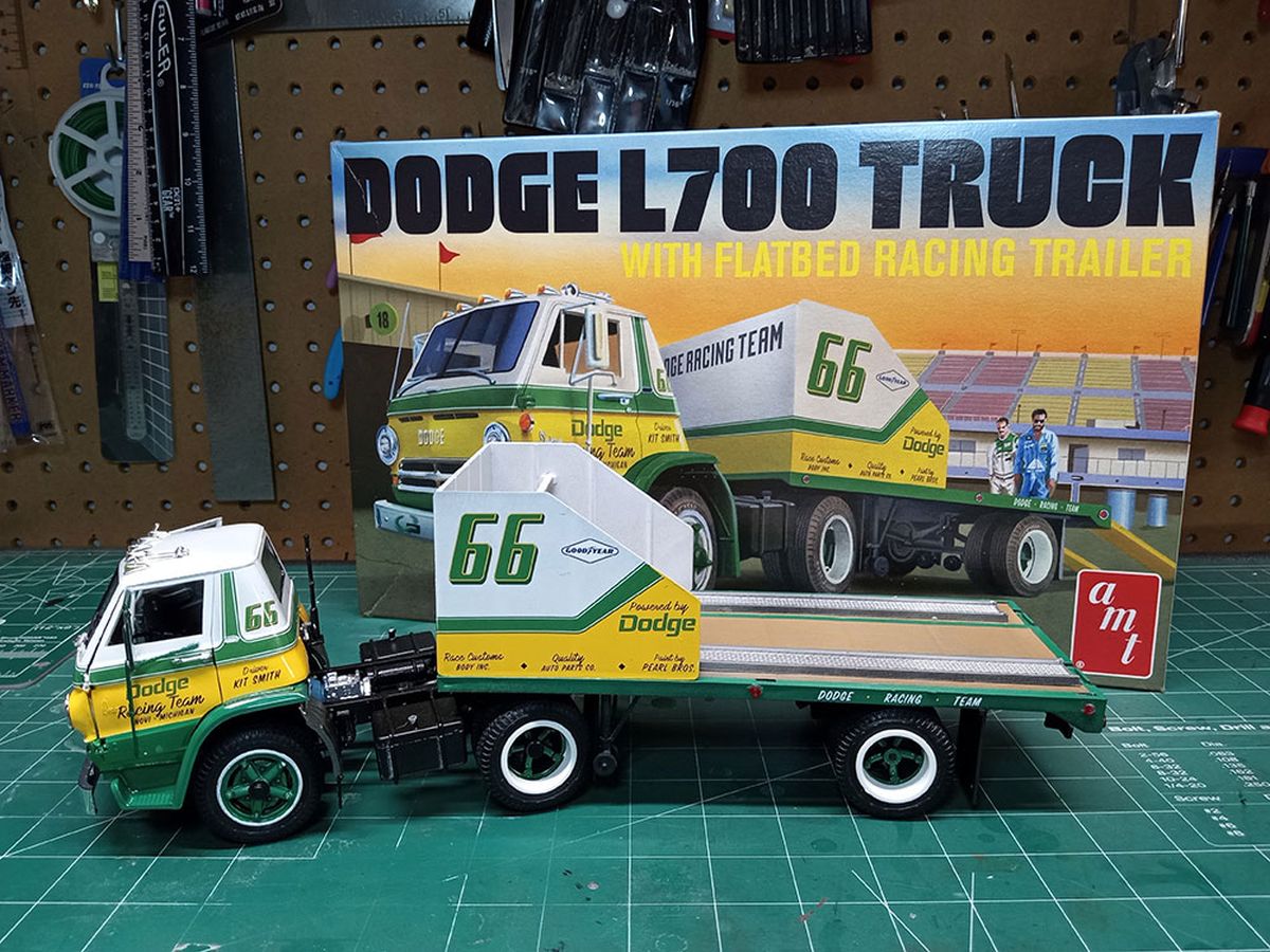 1966 Dodge L700 Truck w/Flatbed Racing Trailer Skill