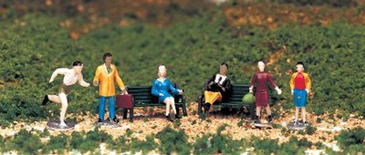 HO People At Leisure