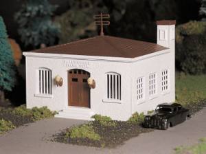 O Plasticville Police Station w/Car