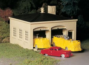 O Plasticville Fire Station w/Trucks