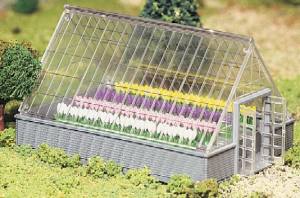 O Plasticville Greenhouse w/Flowers