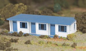 O Plasticville Motel/blu&wht