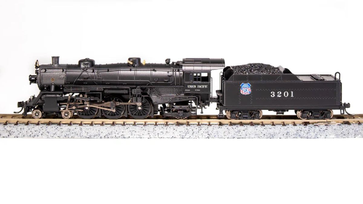 N Light Pacific 4-6-2 UP 3203 Overland Scheme No-Sound / DCC