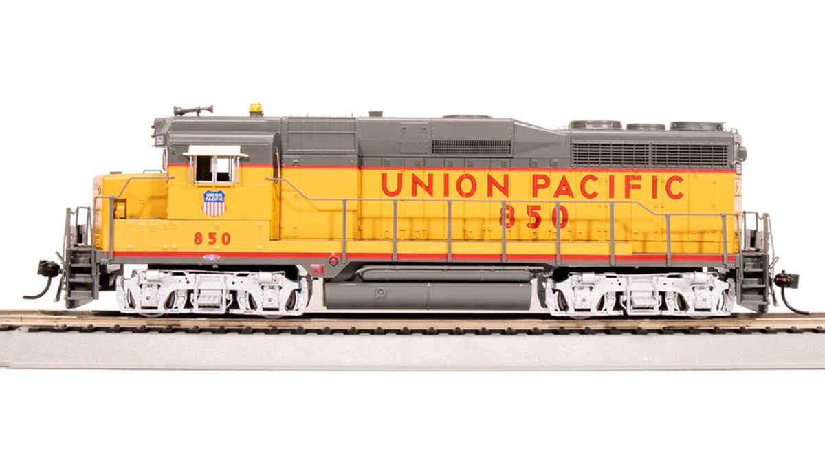 HO P4 GP30 Diesel UP #850/Shield on Cab DC/DCC Sound