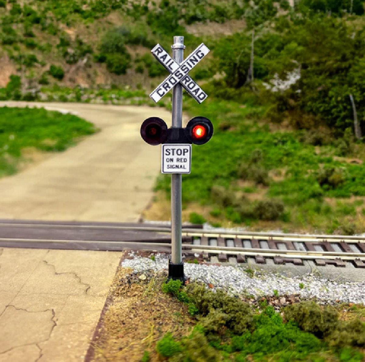 DVFLRRX101D HO Dummy Railroad Crossing - No Signage