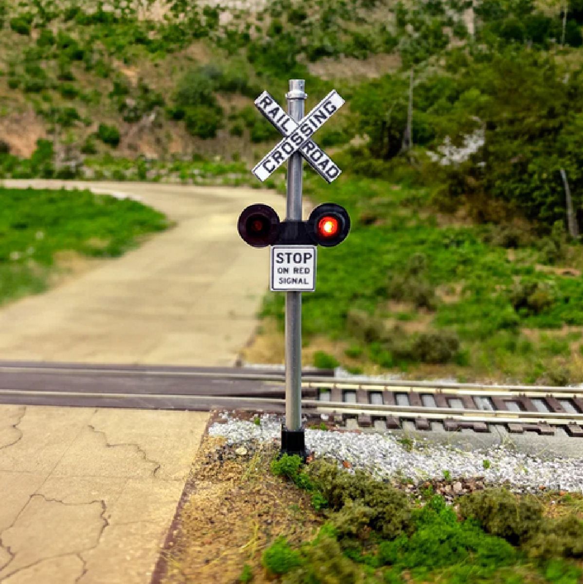 DVIRRXK102 HO Railroad Crossing Kit Lamplighter DFL w/o Powe