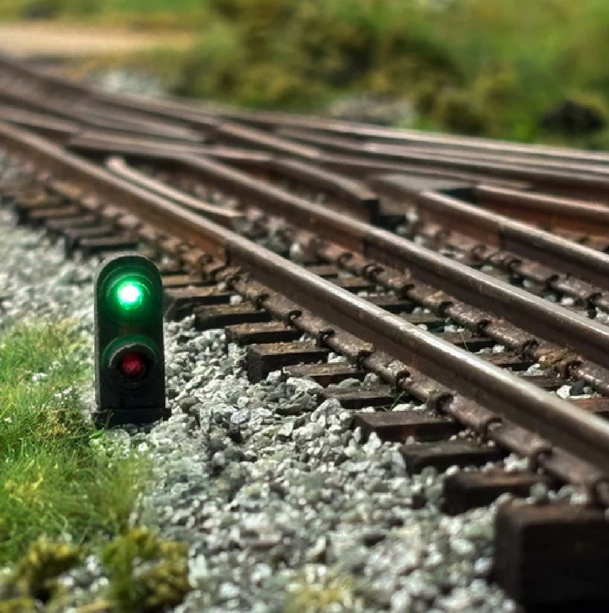 DVFLBS301-3 O Fiber-Lit 2-Color Dwarf Signals (Pack of 3)