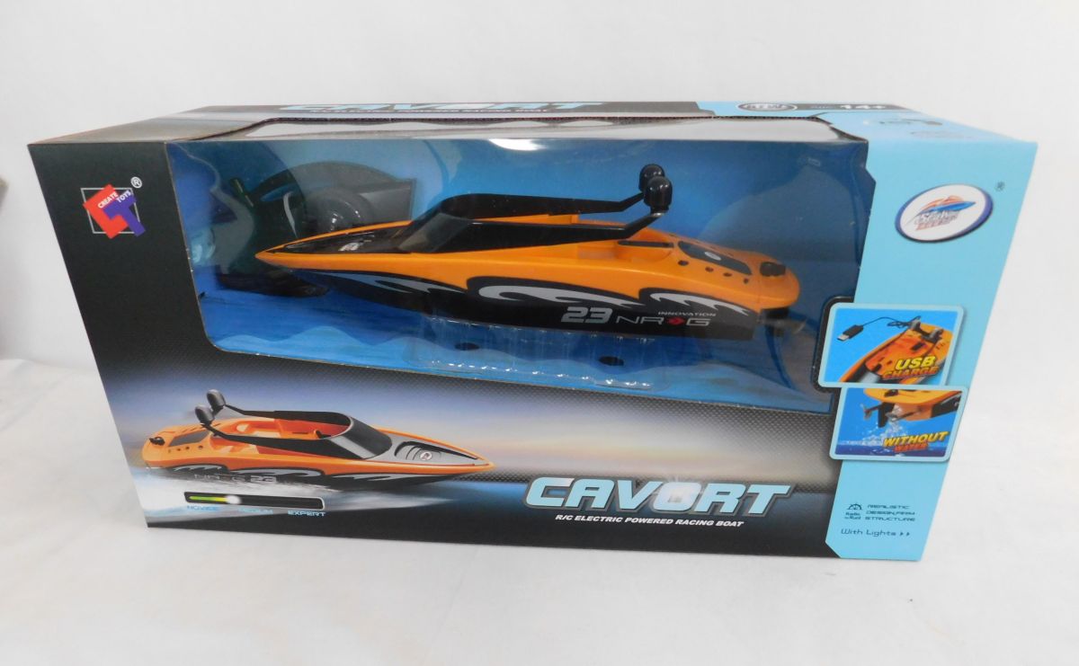 R/C  Racing Boat Cavort