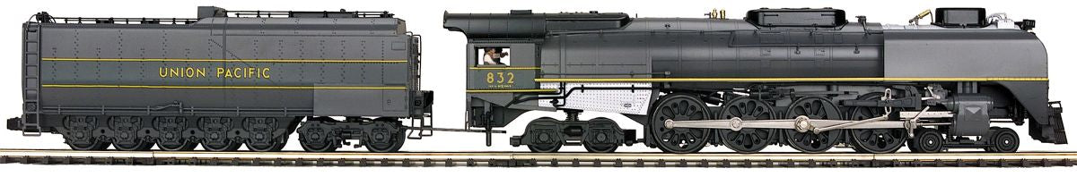 O UP FEF 4-8-4  Steam Loco #832/Oil/3.0