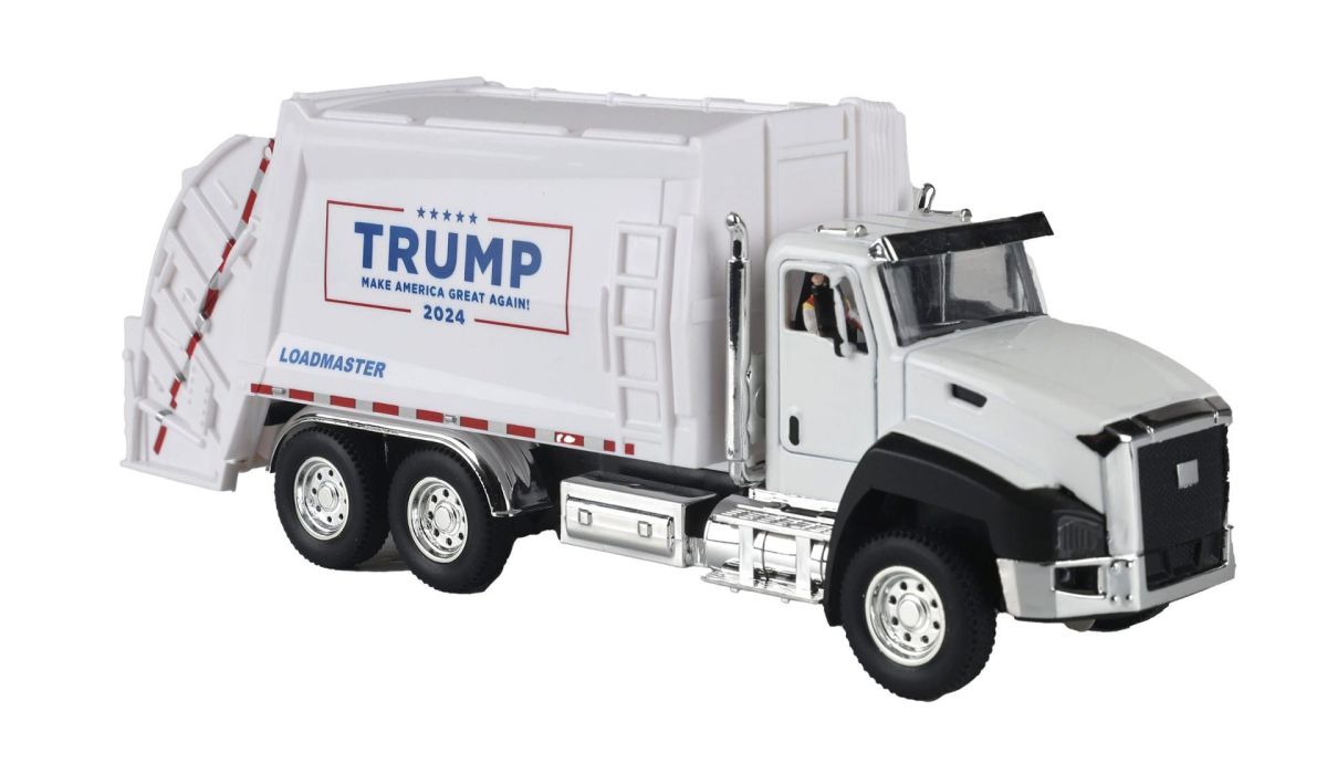 O Trump Garbage Truck w/Lights & Sound
