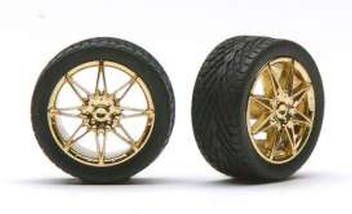 DIAMANTE'S  RIMS W/TIRES GOLD
