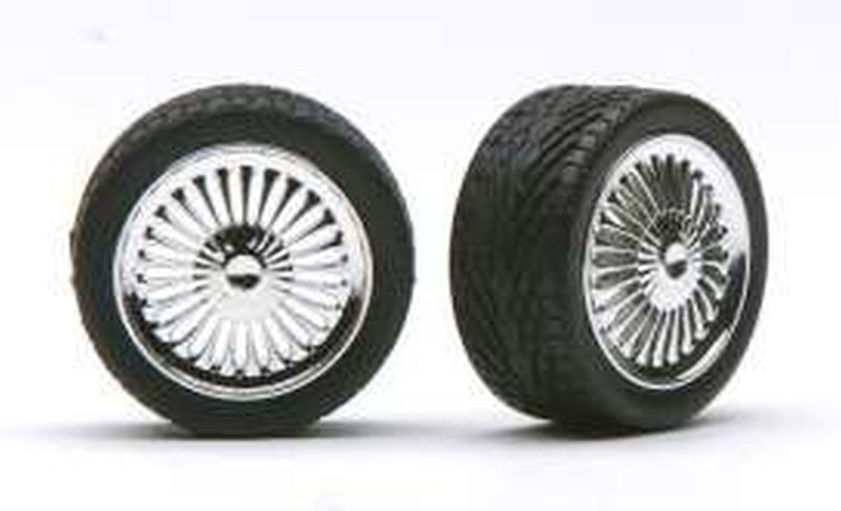 APOLLO'S  RIMS W/TIRES CHROME