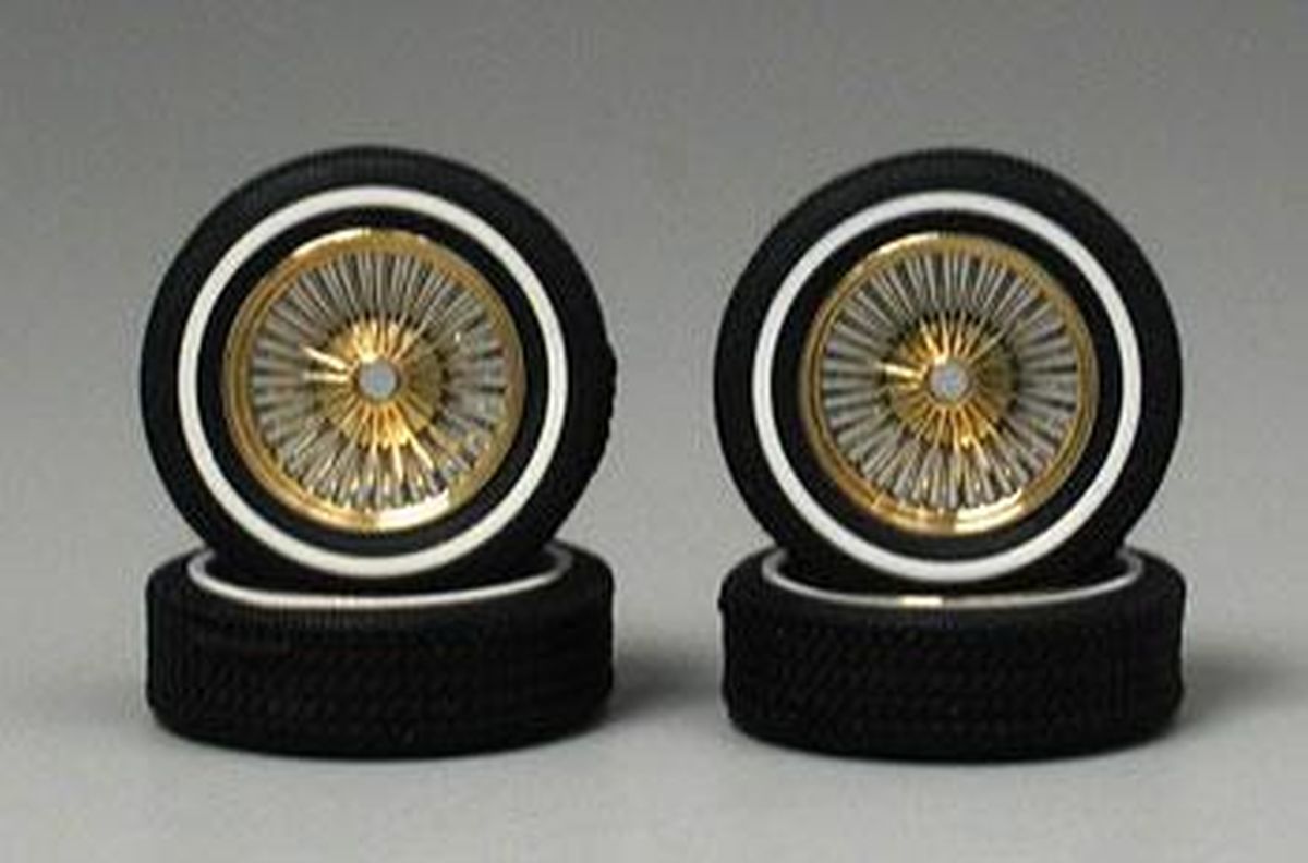 1/18 D'S  RIMS W/TIRES GOLD