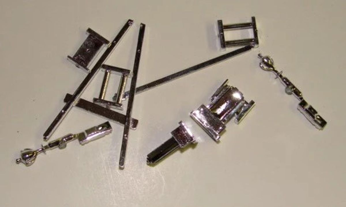 SHOW PIECES TROPHY SET CHROME