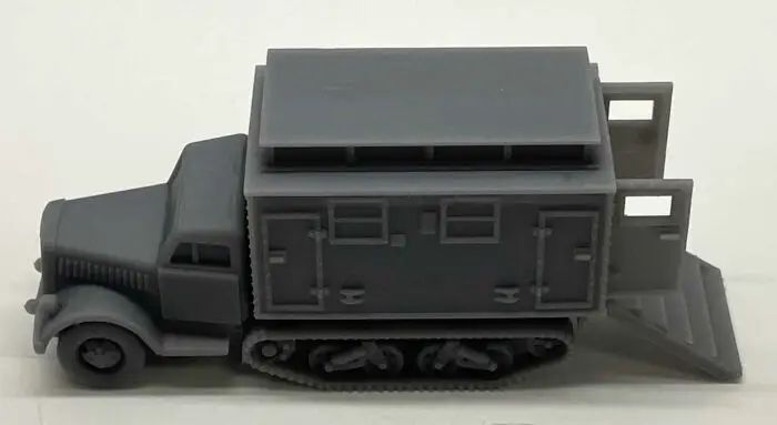 HO Open Door Amulance Half-Track (1)