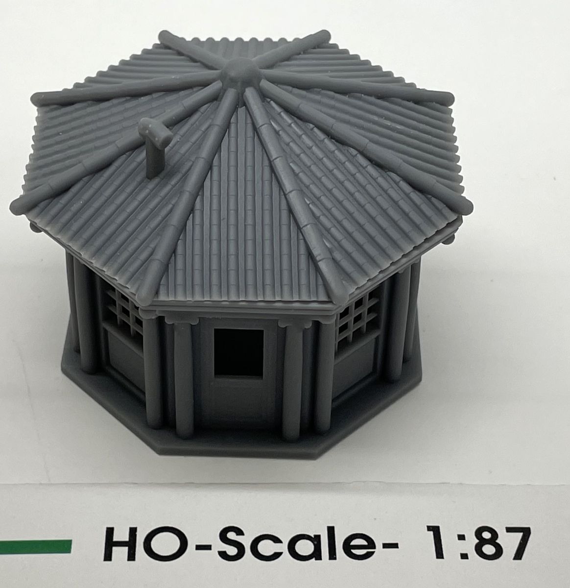 HO Octogon Building w/Roof & Glass (1)