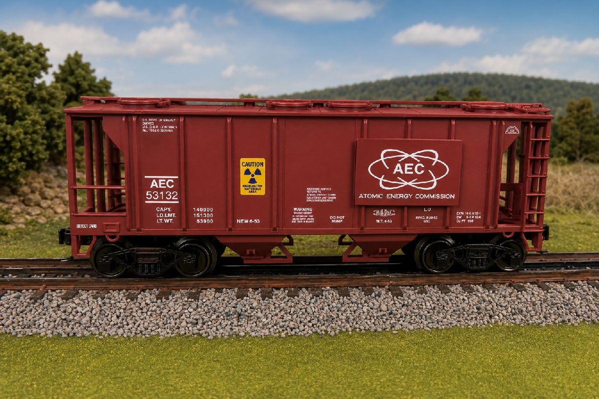 O 2 Bay Covered Hopper Atomic Energy