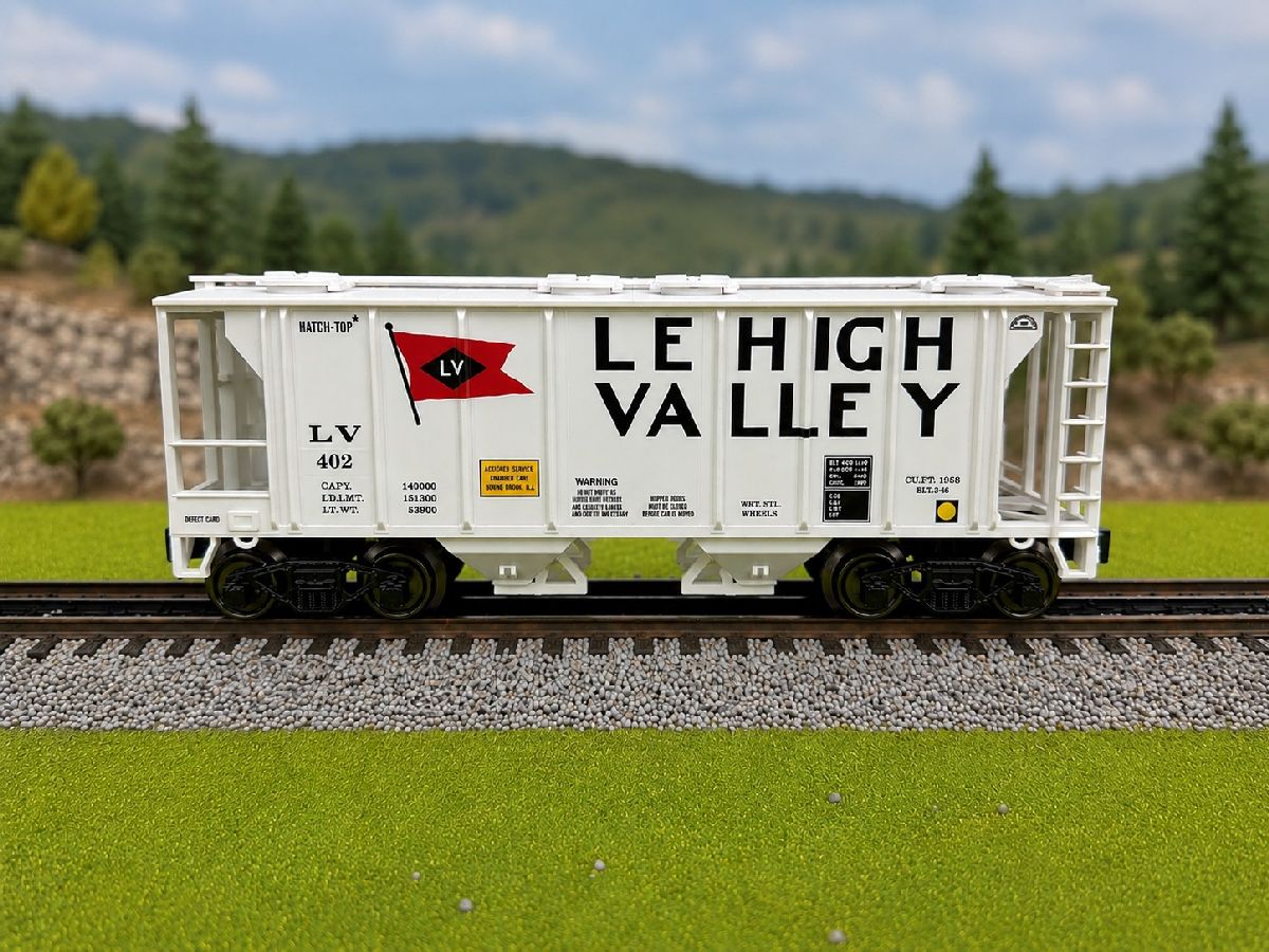 O 2 Bay Covered Hopper LV