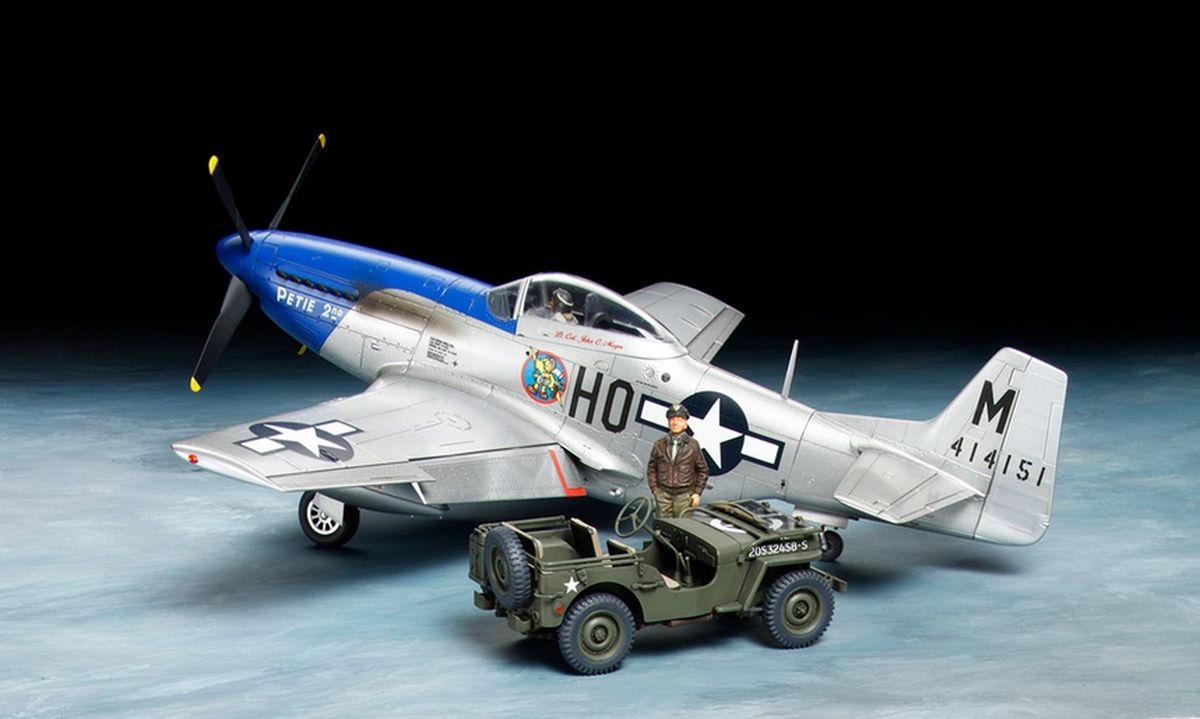 US NA P-51D Mustang w/ 1/4 4x4 Light Vehicle