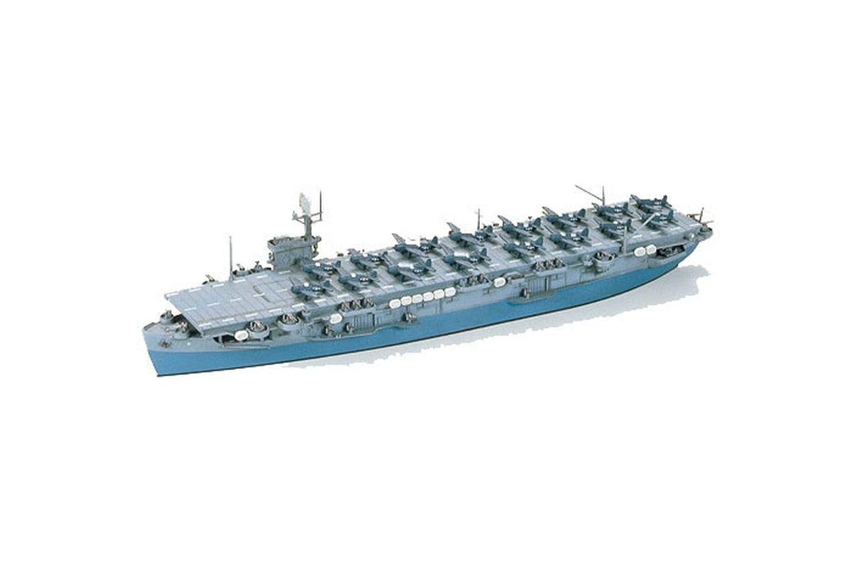 US Escort Carrier CVE-9 Bouge