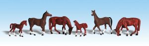 HO Chestnut Horses